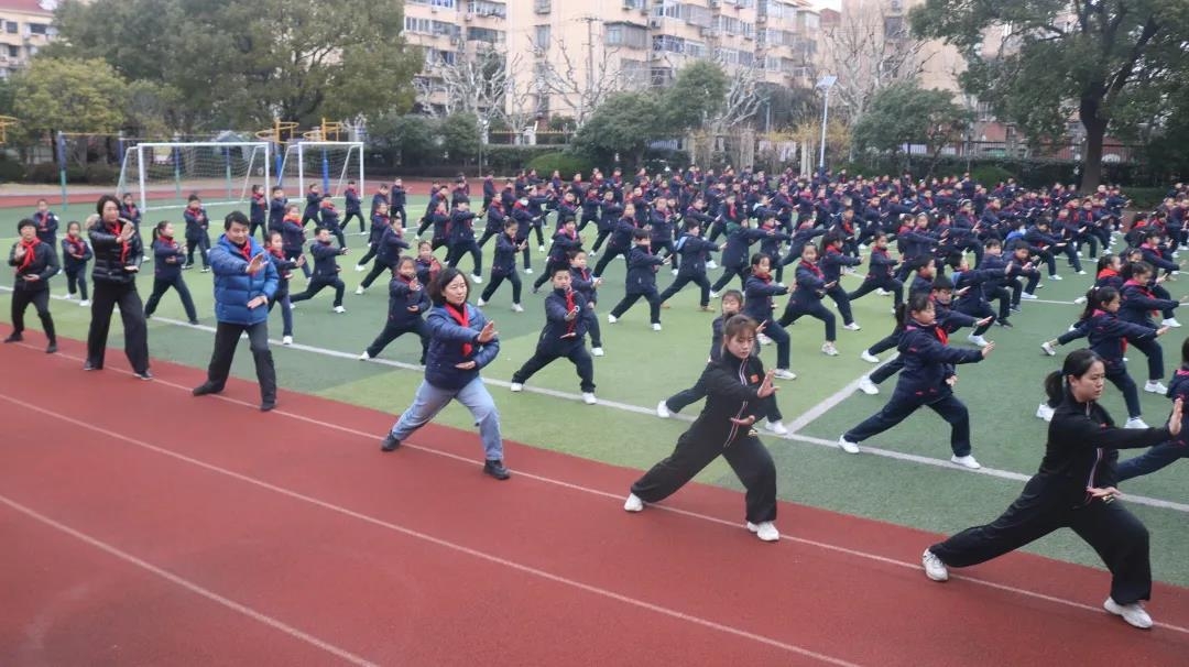 上海迎来中小学开学 愚园路第一小学上了一堂特殊的